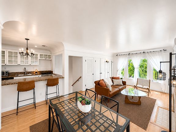 5th image of 947 5th St #2B