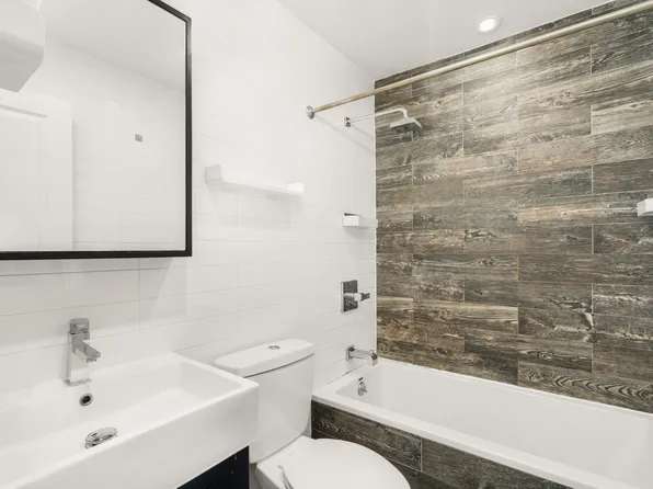 280 Hawthorne Street image 4 of 5