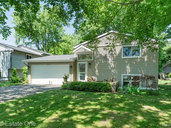 4644 Charest Ave, Waterford, MI 48327