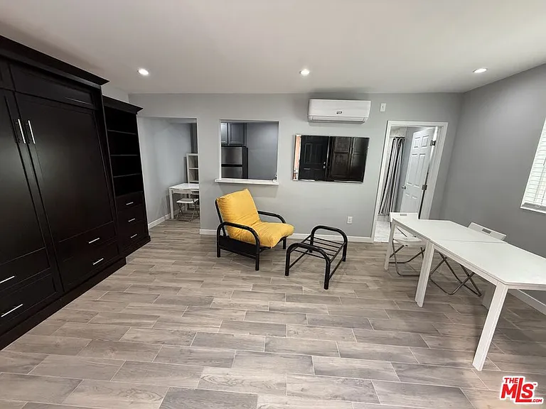4084 Creed Ave #1/2 — Photo 8