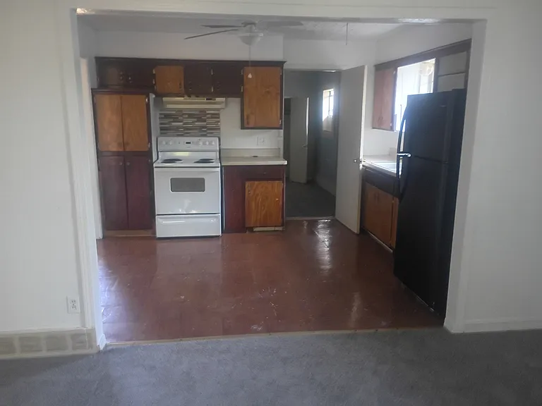 1520 Hampton Dr — Photo 8