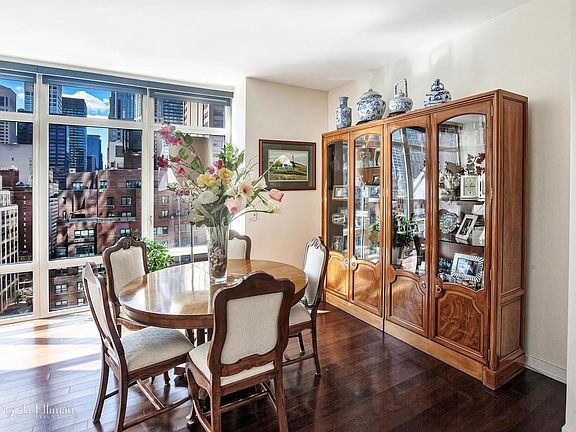 3rd image of 207 E 57th St APT 18B