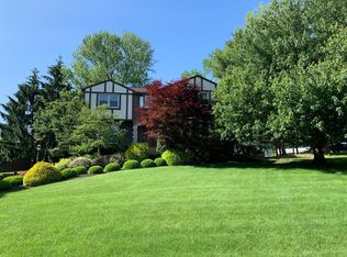 4711 Treeline Dr, Allison Park, PA 15101