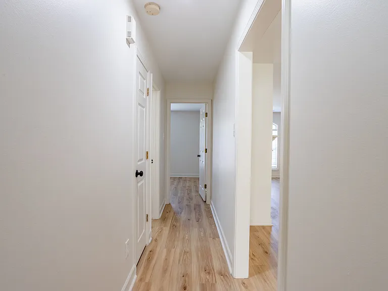 26 West Residences — Photo 25