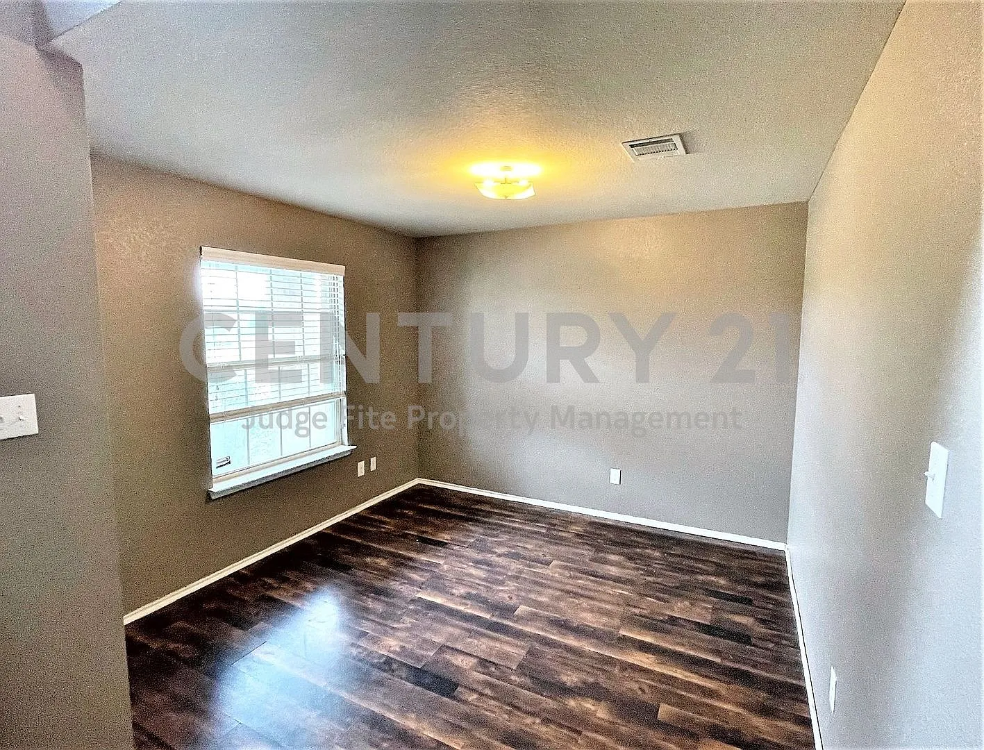 Stunning 2-Story 5/3.5/2 with Open-Concept Living in Royse City! — Photo 3
