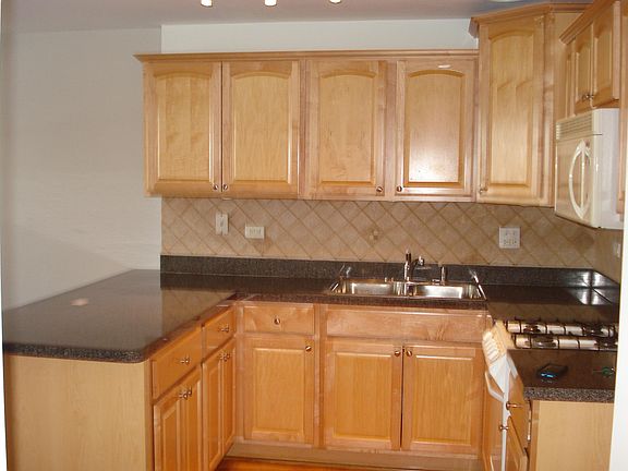 3rd image of 4600 N Cumberland Ave Unit 107