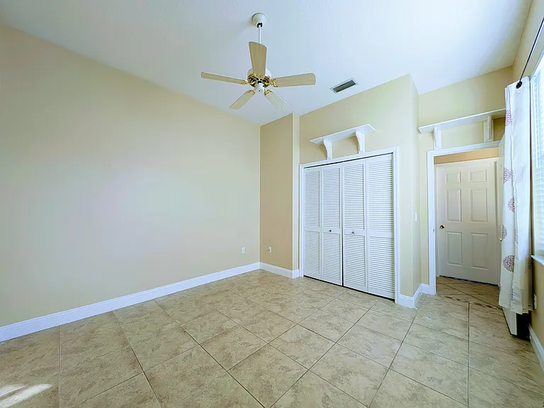 5667 Wellington Ct — Photo 16