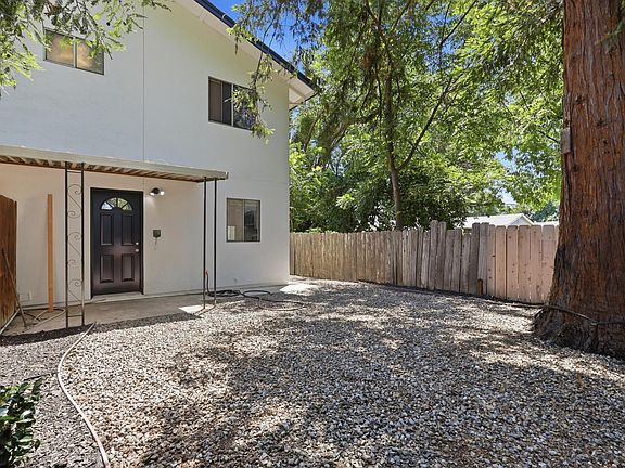 3rd image of 826 Orange St #826