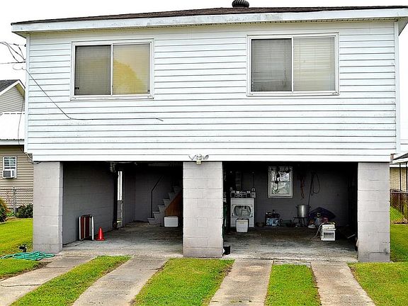 4th image of 921 Avenue E