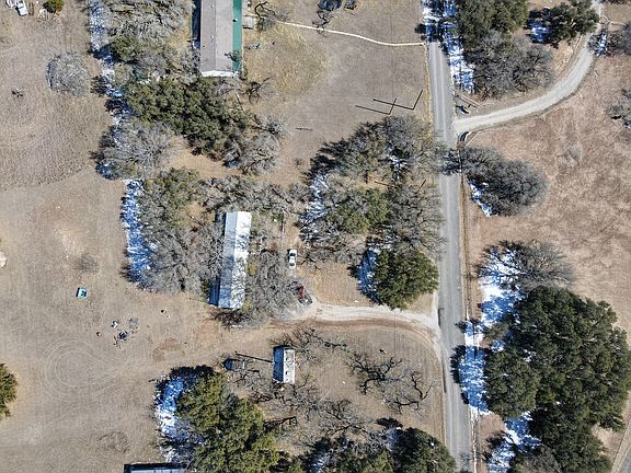 3rd image of 375 Whispering Oaks Ln