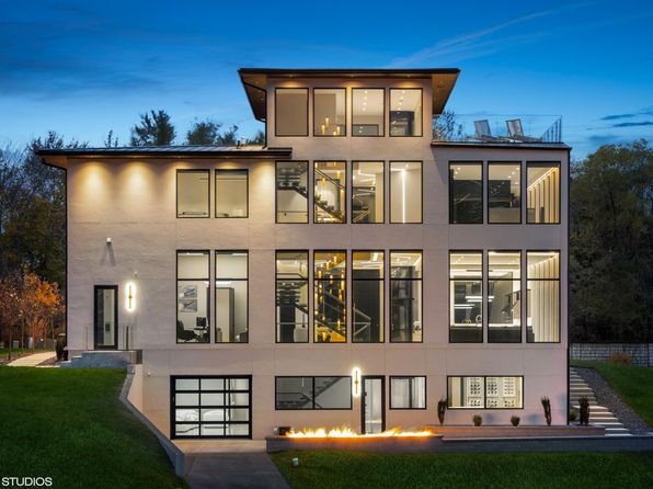 639 Sul Lago S, Benton Harbor, MI 49022