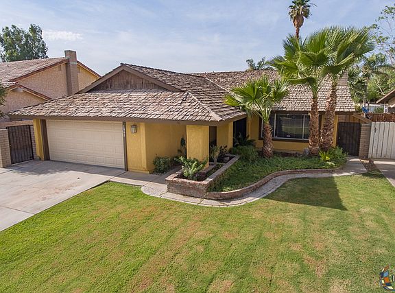 3rd image of 1805 Desert Gardens Dr