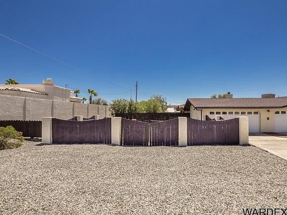 4th image of 2712 Caribbean Dr