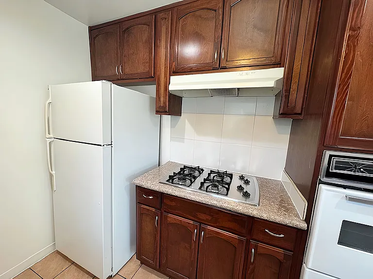 2024 S Garth Ave #6 — Photo 8