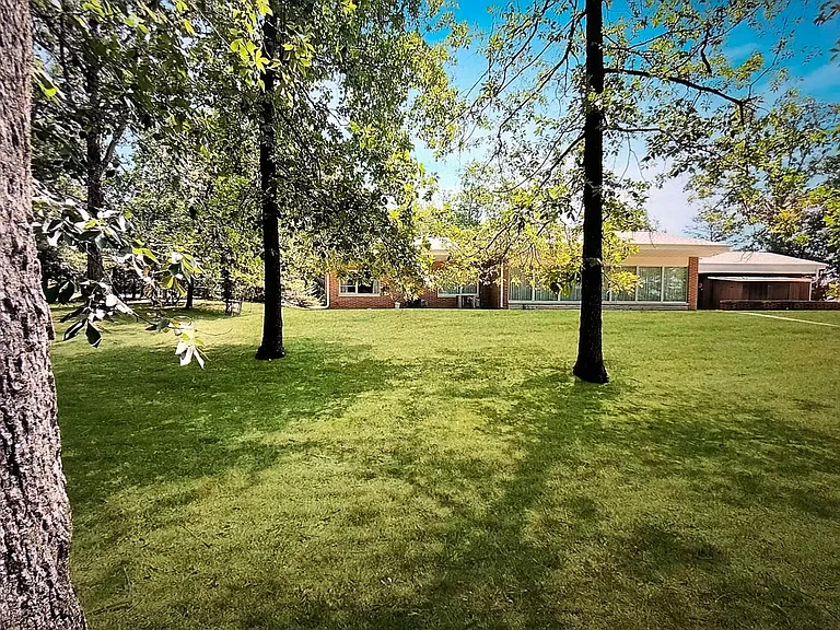 1201 Lurlyn Dr — Photo 16