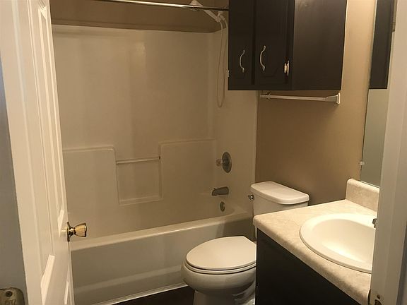 4th image of 269 Executive Ave