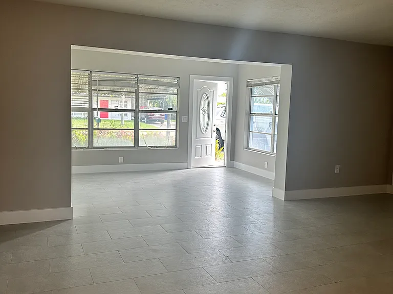 1449 Collins Rd — Photo 18