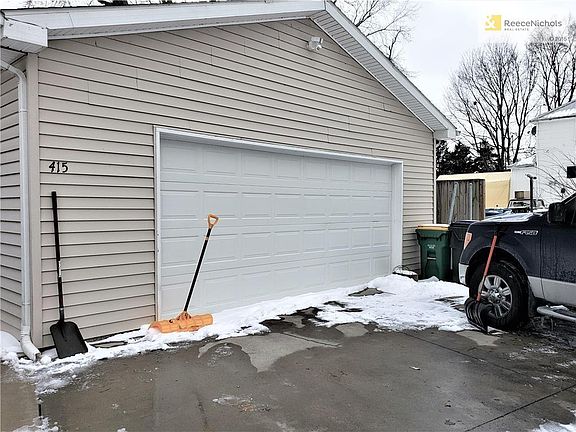 Detached garage.