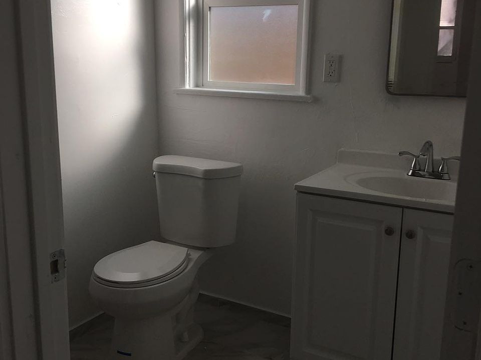 2nd image of 15923 Blackwood St