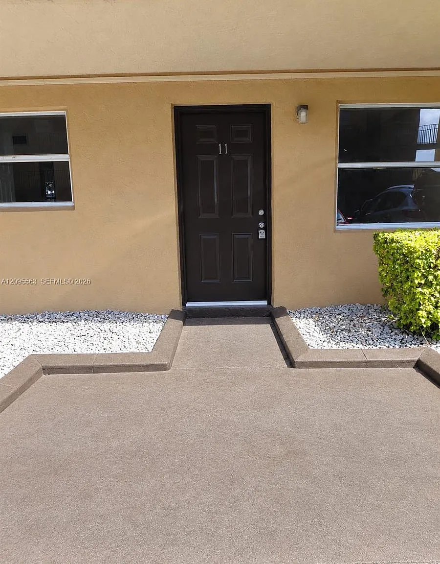 Las Villas Segovia Condo — Photo 1