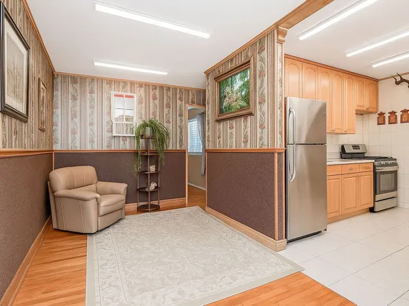 2675 East 7th Street image 11 of 28