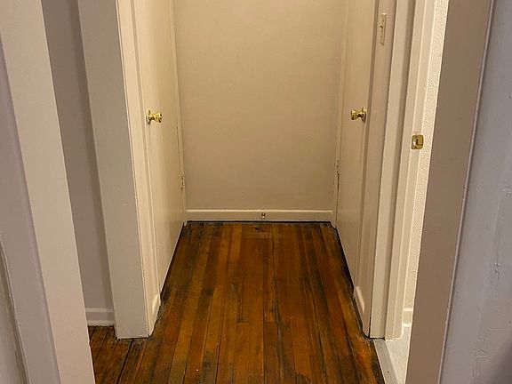 3rd image of 604 Logan Ave #604