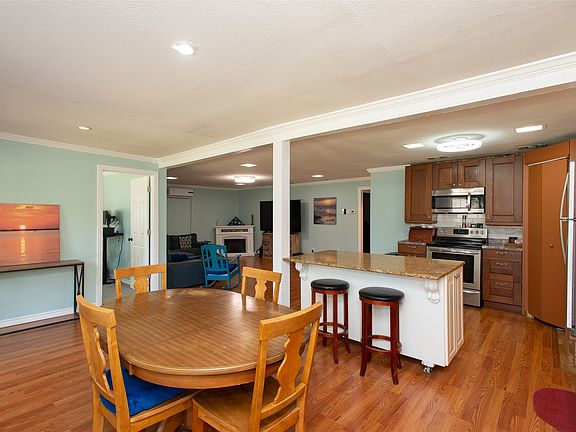 4th image of 1217 Aloha Rd