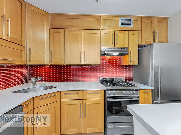 5th image of 400 E 14th St APT 4A