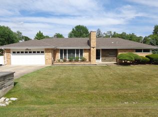 11743 S Highwood Dr, Palos Park, IL