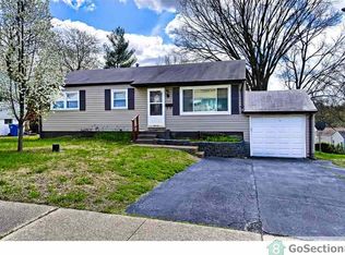908 Edgehill Dr, Saint Louis, MO
