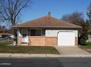 306 Saint Thomas Dr, Toms River, NJ 08757