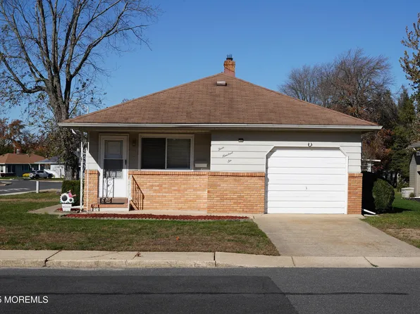 306 Saint Thomas Drive, Toms River, NJ 08757