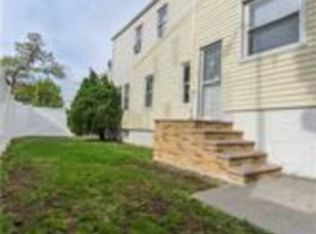 23427 135th Ave, Rosedale, NY 11422