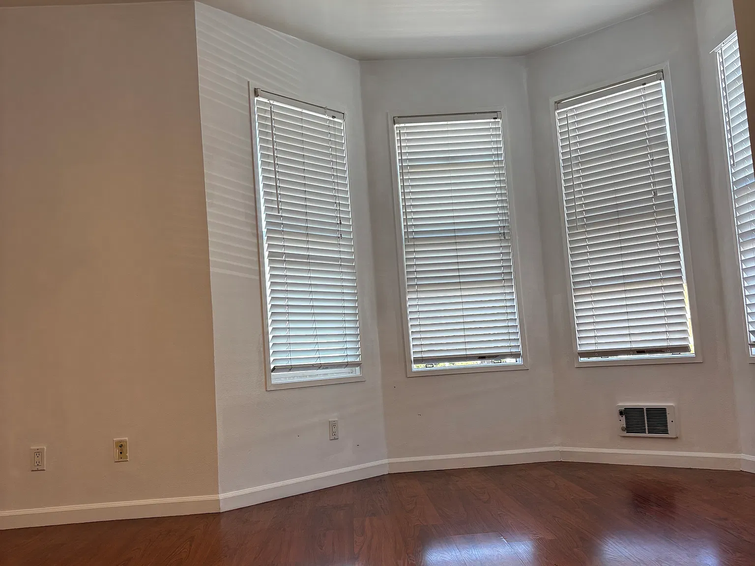1 bed, 656 sqft, $1,950 — Photo 2