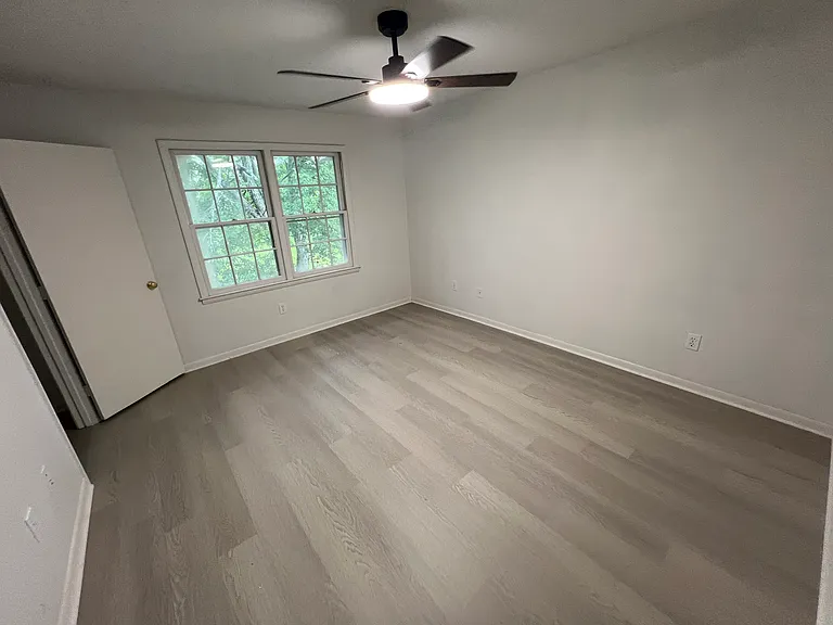 2060 Kings Gate Cir — Photo 10