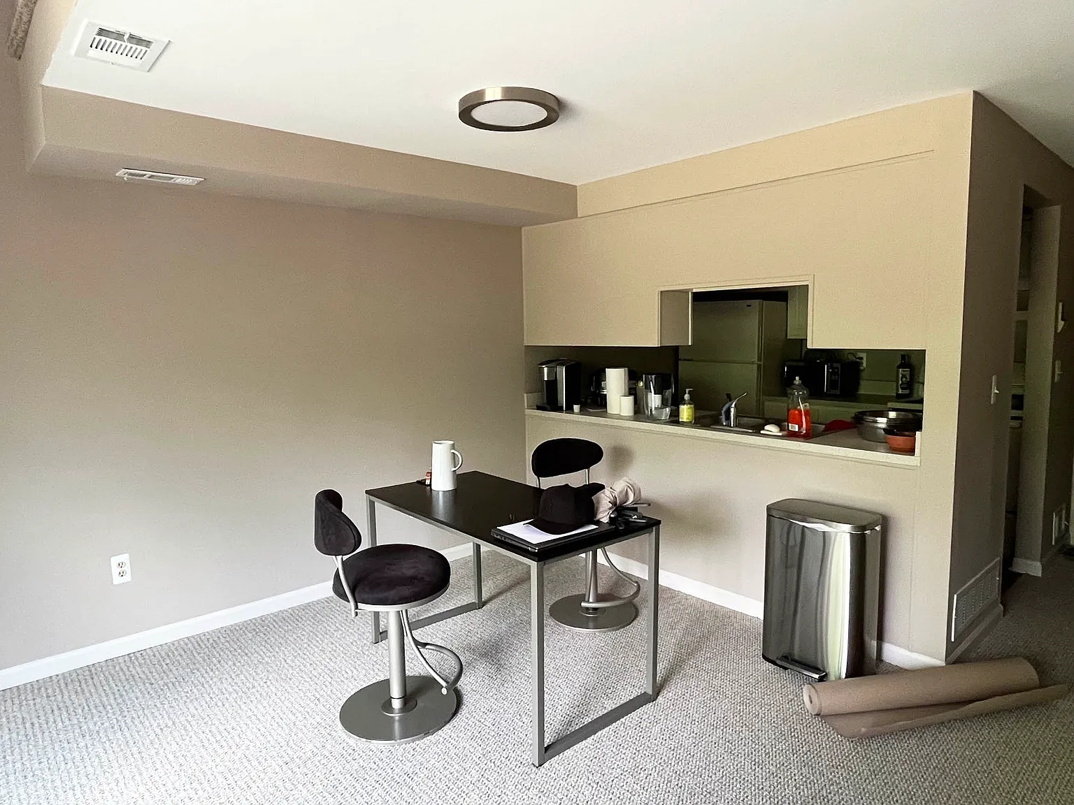 Studio, 700 sqft, $1,115 — Photo 3