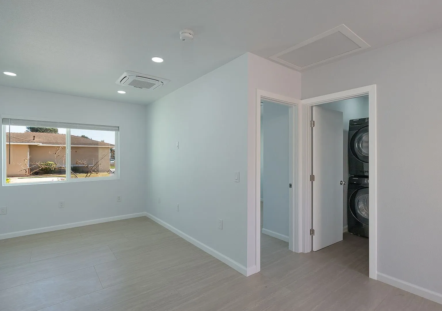 1 Bedroom + 1 Bathroom ADU | Oxnard Estates | Unfurnished — Photo 4