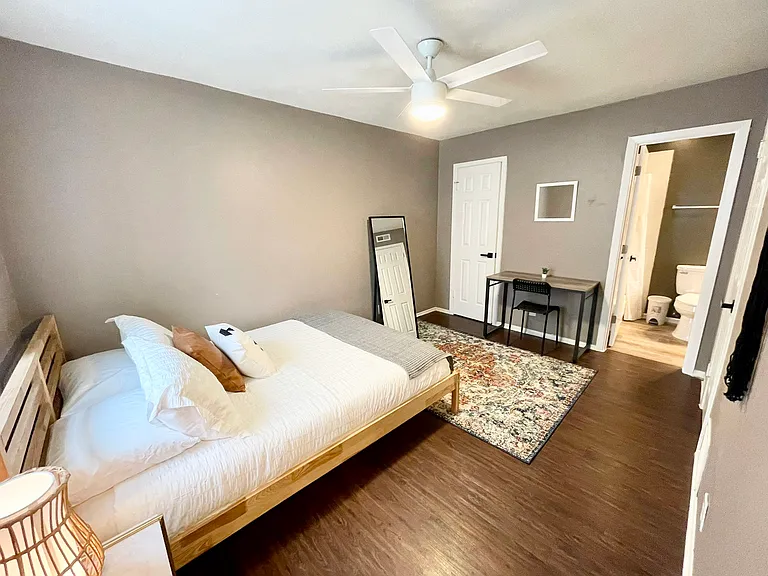 2413 Mission Hill Dr #C — Photo 26