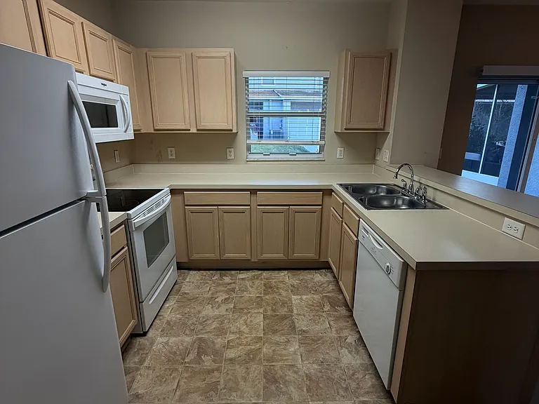 1551 Blue Magnolia Rd — Photo 8