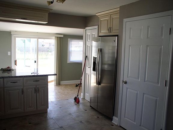 4th image of 5919 W 89th Pl