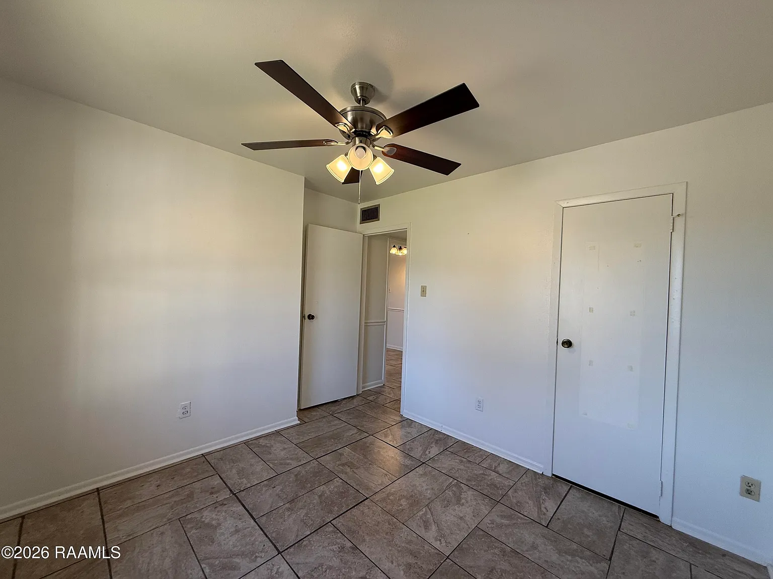 2 bed, 1.0 bath, 800 sqft, $1,030 — Photo 4