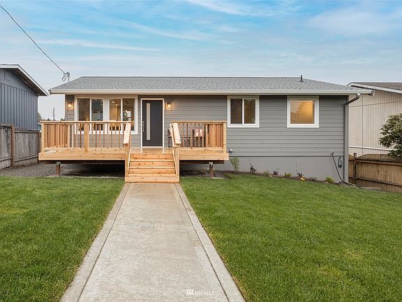 Just cute as a button, but amazingly spacious inside.