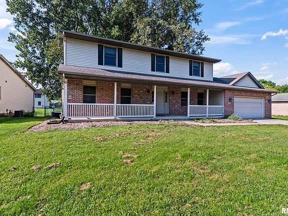 3rd image of 2316 Shabbona Dr