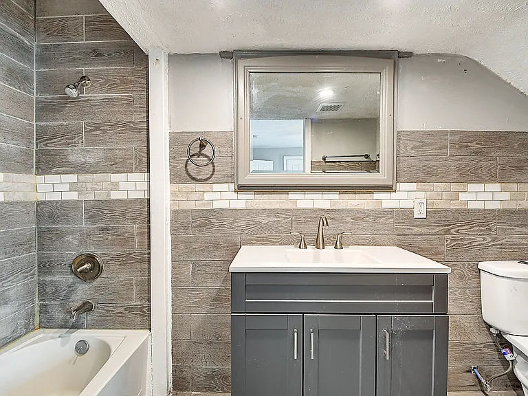 2915 N Talbott St — Photo 19