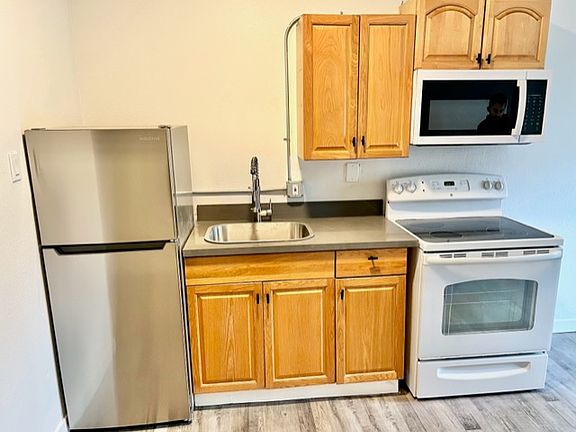 5th image of 5420 S Tacoma Way #4
