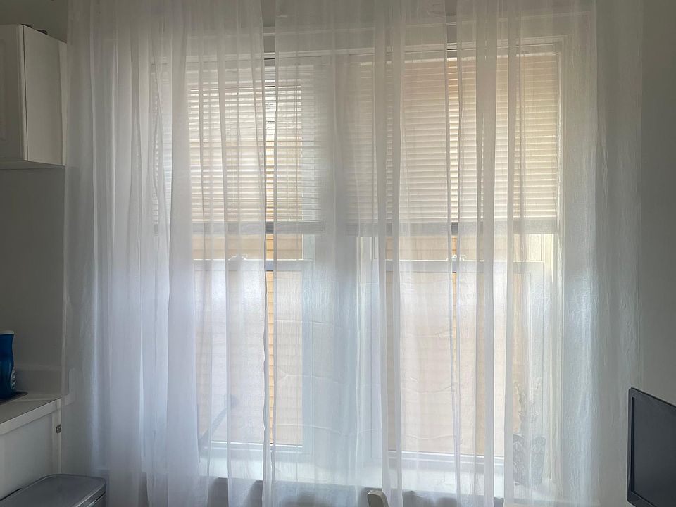 1st image of 3823.5 N Greenview Ave #2