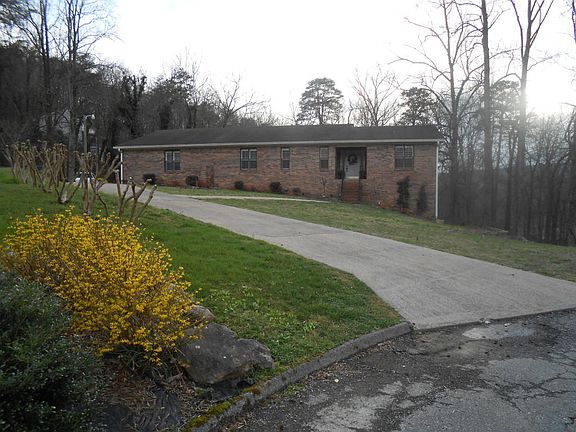 2nd image of 142 Truan Dr #15