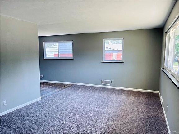 5th image of 609 Corona Ave