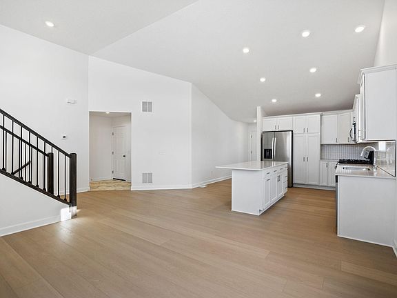 4th image of 7521 Lotus Ln