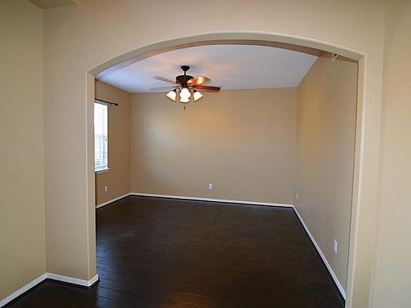 3rd image of 5102 Timber Creek Ave